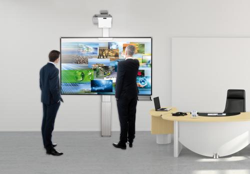 Whiteboard deluxe 130 Tafel, elektrisch höhenverstellbar, zur Montage an massiven Wänden, mit Bodenplatte